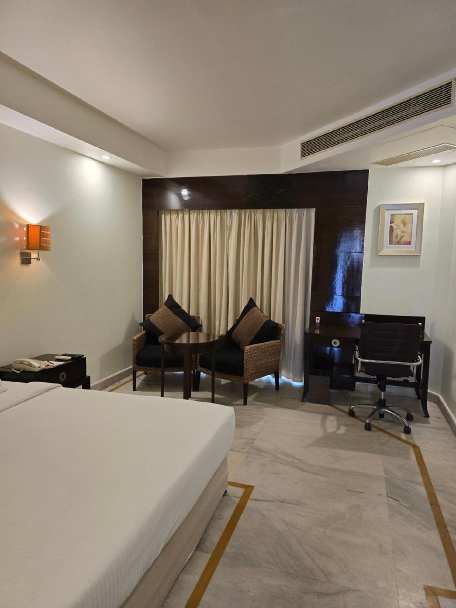 Royal Orchid Central Kireeti Hampi, Hospet Exterior foto