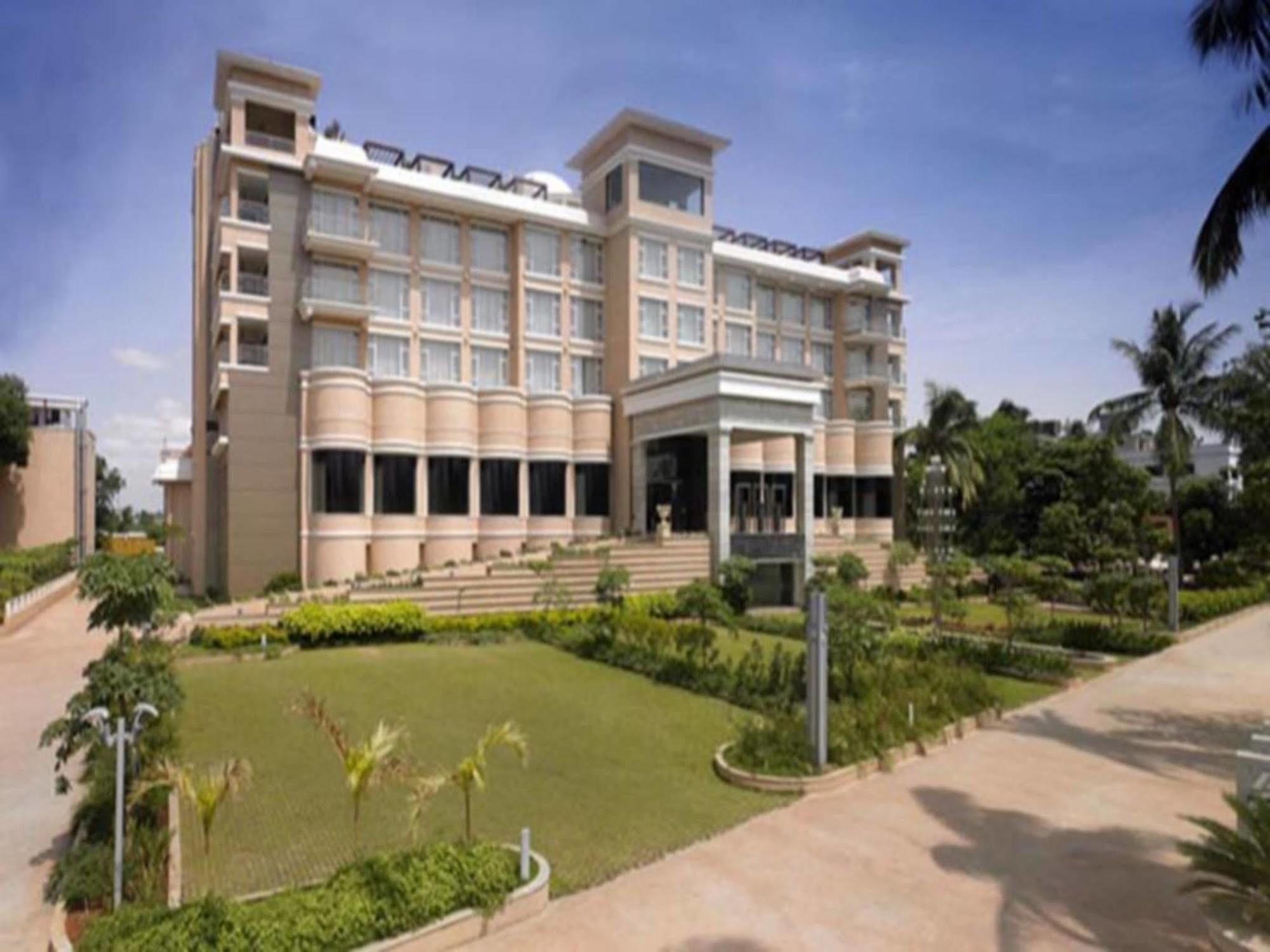 Royal Orchid Central Kireeti-Hampi Hospet Exterior foto