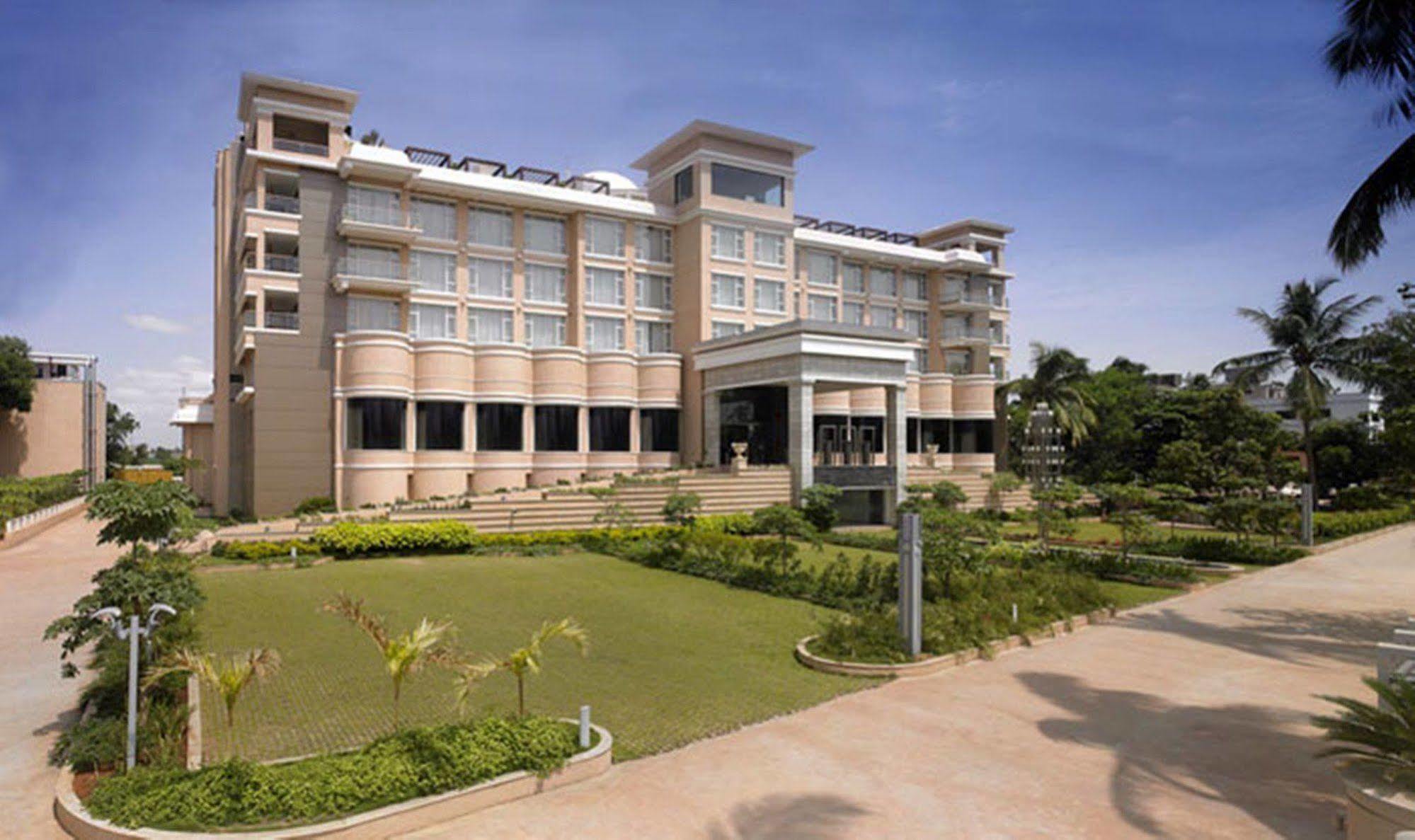 Royal Orchid Central Kireeti-Hampi Hospet Exterior foto